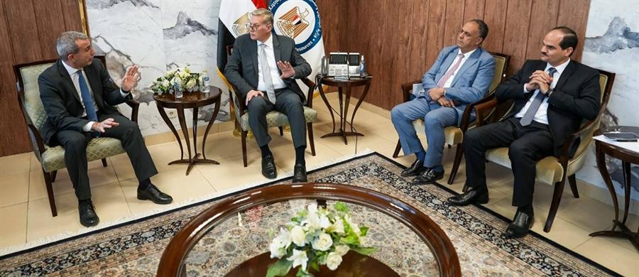 بدوي يبحث مع إيني الإيطالية تعزيز الإنتاج وربط حقل كرونوس بالبنية التحتية المصرية